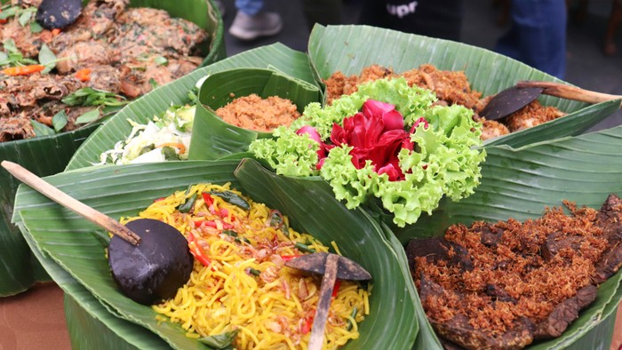 7 Rekomendasi Kota di Indonesia untuk Wisata Kuliner, Ada Makanan Manis hingga Pedas!