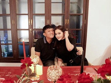 Lirik Lagu Tunggal Eka - Denny Caknan