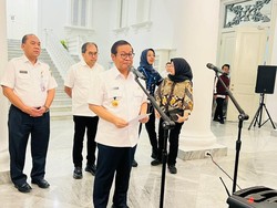 Video: Pramono Sudah Teken Kenaikan UMP Jakarta 2026, Tinggal Diumumkan!
