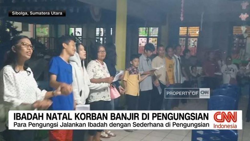 VIDEO: Ibadah Natal Korban Banjir di Pengungsian