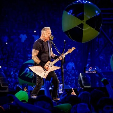 James Hetfield Vokalis Metallica Bacakan Puisi Natal Bikin Penggemar Heboh