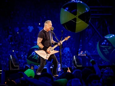James Hetfield Vokalis Metallica Bacakan Puisi Natal Bikin Penggemar Heboh