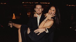 Mewah, Harga Cincin Lamaran Jennifer Coppen Diduga Capai Rp140 Juta