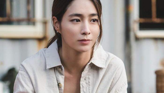 Comeback Setelah 5 Tahun, Simak Potret Lee Min Jung di Drakor Kriminal Villains