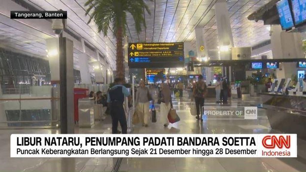 VIDEO: Libur Nataru, Penumpang Padati Bandara Soetta