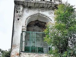 Unik! Masjid Terkecil di Dunia Ini Hanya Bisa Tampung 5 Jemaah