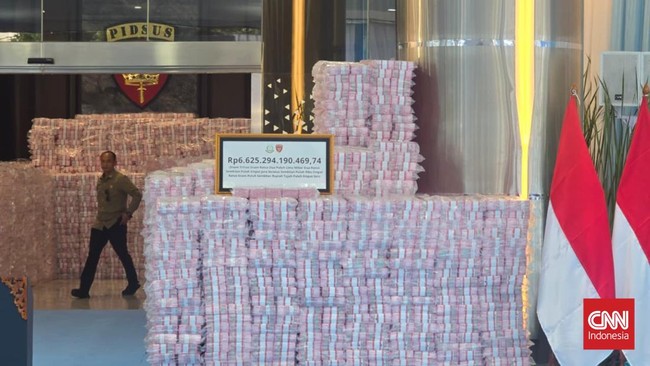 Presiden Prabowo Subianto menghadiri penyerahan uang sebesar Rp6,6 triliun dari penagihan denda administratif kehutanan oleh Satgas Penertiban Kawasan Hutan.