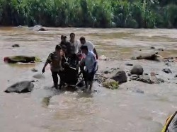 Pria Tanpa Busana Ditemukan Tewas Mengapung di Sungai Cisadane Bogor