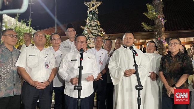 Gubernur DKI Jakarta Pramono Anung memantau ibadah Natal 2025 di gereja-gereja, mengajak jemaat berdoa untuk korban bencana di Aceh dan Sumatera.