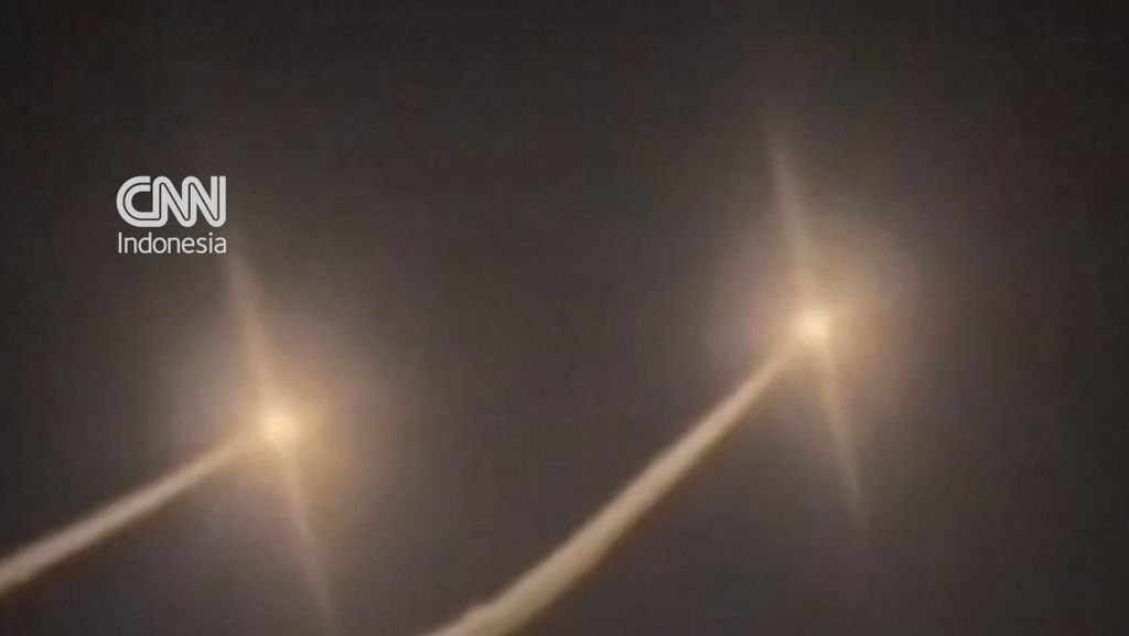 Penampakan Rudal AS Gempur Sarang ISIS di Suriah dalam Operasi Baru