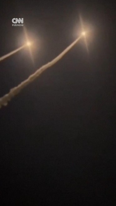 Penampakan Rudal AS Gempur Sarang ISIS di Suriah dalam Operasi Baru