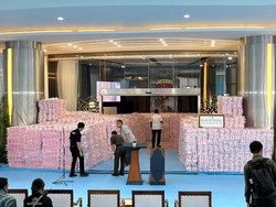 Penampakan Gunungan Uang Rp 6,6 T Hampir Tutupi Pintu Gedung Kejagung