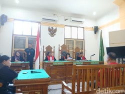 2 Kurir Sabu 89,6 Kg Divonis Seumur Hidup dan 20 Tahun Penjara di PN Medan