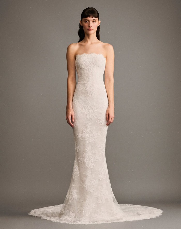 Bahan lace yang indah. Gaun berbahan lace sangat ideal dikenakan saat momen akad atau pemberkatan pernikahan/ Foto: instagram.com/@houseofgilles