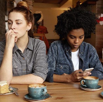 Perhatikan Baik-Baik, Ini 3 Ciri Orang yang Sebenarnya Nggak Suka Sama Kamu