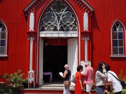 Video: Kala Ratusan Turis Asing Kunjungi Gereja Merah Probolinggo