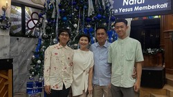 Penuh Sukacita, Deretan Artis Ikut Misa Natal 2025