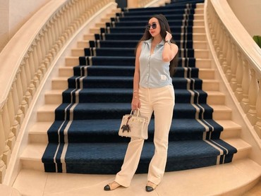 Aura Kasih Mendadak Ubah Nama Jadi Febria, Ada Apa?