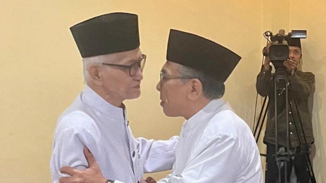KH Miftachul Akhyar dan Gus Yahya sepakat adakan Muktamar bersama PBNU. Keputusan ini diambil setelah Rapat Konsultasi Syuriyah di Kediri.