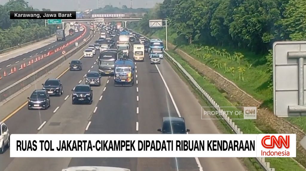 VIDEO: Ruas Tol Jakarta-Cikampek Dipadati Ribuan Kendaraan