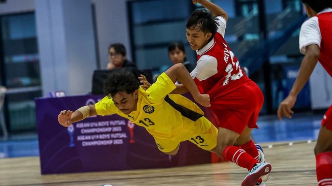 Pelatih Timnas Futsal Indonesia U-19, Naim Hamid Salim, fokus perbaiki kekurangan tim jelang semifinal Piala AFF U-19 setelah menang 1-0 atas Malaysia.