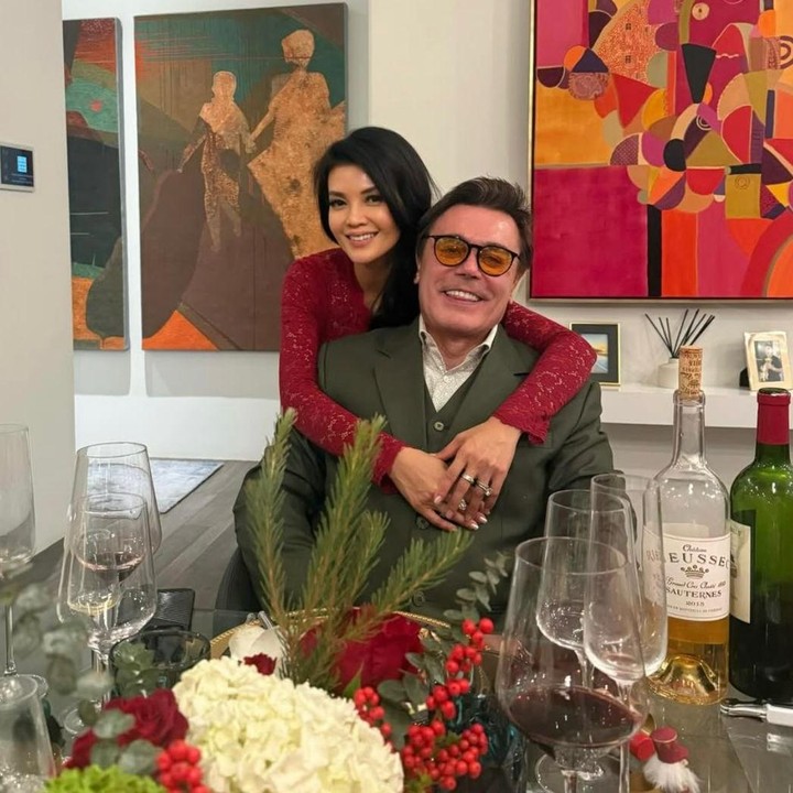 <p>Farah Quinn membagikan hari bahagia ini melalui akun Instagram miliknya. Melihat dari unggahannya, Farah menyiapkan berbagai hidangan yang dibuat dengan sentuhan cinta untuk keluarga kecilnya, Bunda. "Selamat Natal semuanya! Mengirimkan cinta dan harapan hangat untuk musim yang dipenuhi dengan keluarga, cinta, dan semua hal yang benar-benar penting," tulis Farah Quinn. (Foto: Instagram @farahquinnofficial)</p>