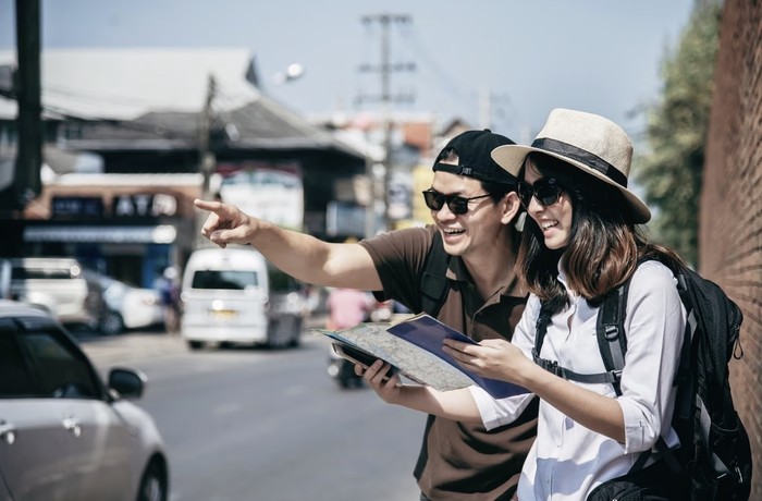 Gemini yang gampang bosan cocok banget buat mencoba mengulik kota tertentu dengan ikut city trip atau wisata edukatif./ Foto: Freepik.com/jcomp