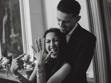 Unggah Foto Berlatar Biru, Jennifer Coppen & Justin Hubner akan Nikah?