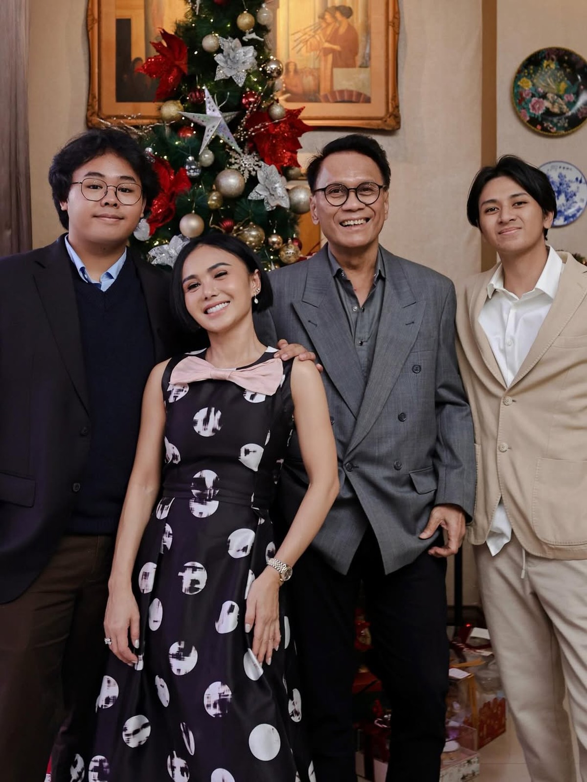 Keluarga Artis Beda Agama Rayakan Natal