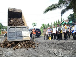 Herman Deru Sebut ODOL Penyebab Jalan Rusak di Sekayu-Muara Beliti