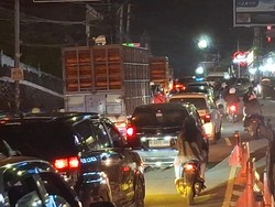One Way Berakhir, Lalin Arah Puncak Bogor Padat Malam Ini
