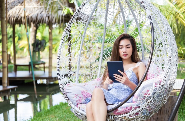 Zodiak Leo yang suka kemewahan tentu cocok berlibur dengan staycation di hotel yang Instagrammable seperti di Jakarta atau Bali./ Foto: Freepik.com/jcomp