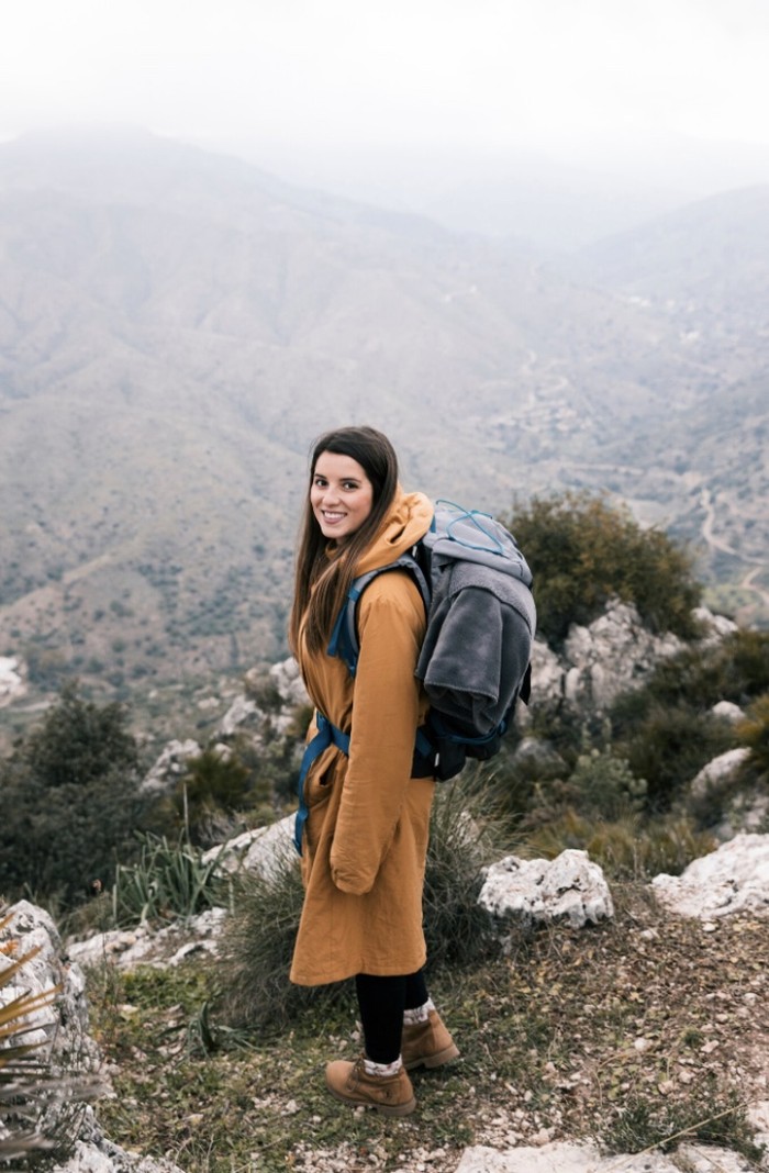 Aries memiliki kepribadian yang suka tantangan, jadi lebih seru liburan dengan hiking di bukit atau island hopping./ Foto: Freepik.com