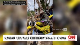 VIDEO: Sling Baja Putus, Wabup Aceh Tengah Nyaris Jatuh ke Sungai