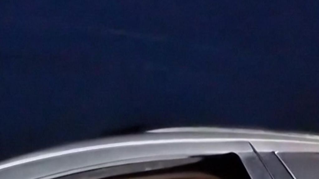 Momen Polisi AS Tertawa Usai Nyaris Tilang 'Santa Claus' Ngebut