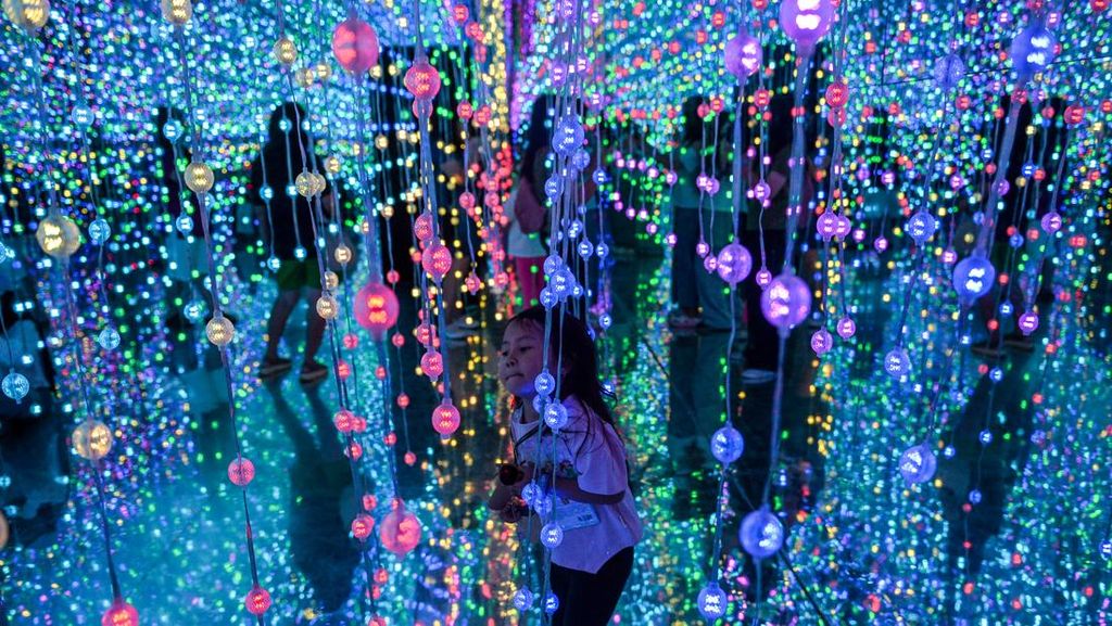 FOTO: Ramai Tempat Wisata di Berbagai Daerah Saat Libur Nataru