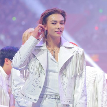 Anting Berlian Hyunjin Stray Kids Jatuh Saat Manggung, Harganya Bikin Fans Syok!