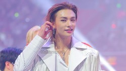 Anting Berlian Hyunjin Stray Kids Jatuh Saat Manggung, Harganya Bikin Fans Syok!