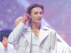 Anting Berlian Hyunjin Stray Kids Jatuh Saat Manggung, Harganya Bikin Fans Syok!