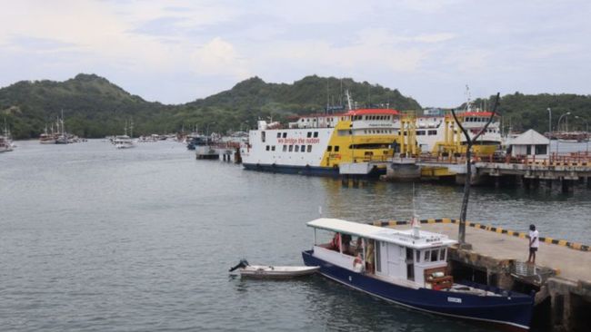 KSOP Labuan Bajo menutup sementara pelayaran ke Padar dan Komodo akibat cuaca ekstrem dan kecelakaan kapal wisata di perairan TNK.
