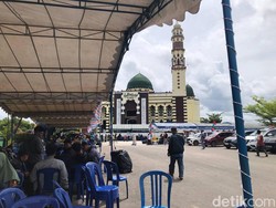 Mampir di Masjid Palangka Raya, Jemaah Haul Bisa Ganti Oli Gratis