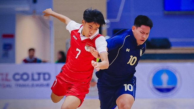 Timnas Futsal Indonesia U-16 lolos ke final Piala AFF Futsal U-16 2025 usai mengimbangi Thailand 3-3 di Nonthaburi Hall, Sabtu (25/12).