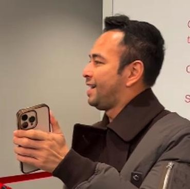 Raffi Ahmad Bikin Pemandu Tur Anfield Kaget gegara Owen hingga Jumlah Followers