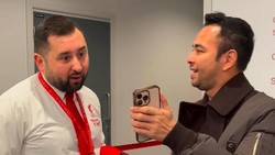 Raffi Ahmad Bikin Pemandu Tur Anfield Kaget gegara Owen hingga Jumlah Followers