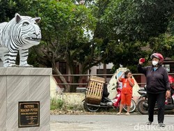 Bukan Cuma Macan Putih Kediri, Ini Sederet Patung yang Pernah Viral