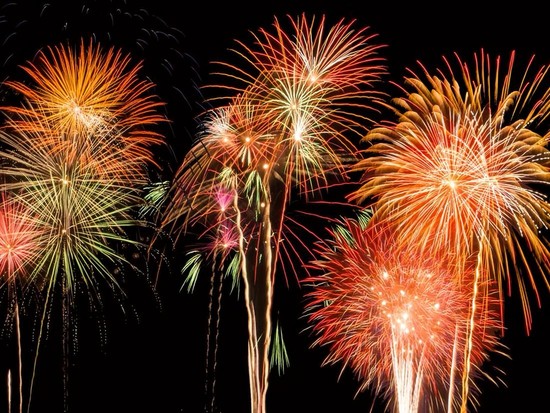 Siapkan BBQ Malam Tahun Baru yang Seru & Ngangenin dengan Perlengkapan BBQ & Hotpot Ini!