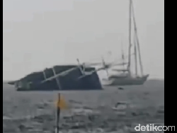 Kapal Pinisi Tenggelam di Bali gegara Angin Kencang