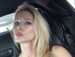 Sosialita Bunuh Diri di Alun-alun, Kisah Hidup yang Diselimuti Kontroversi