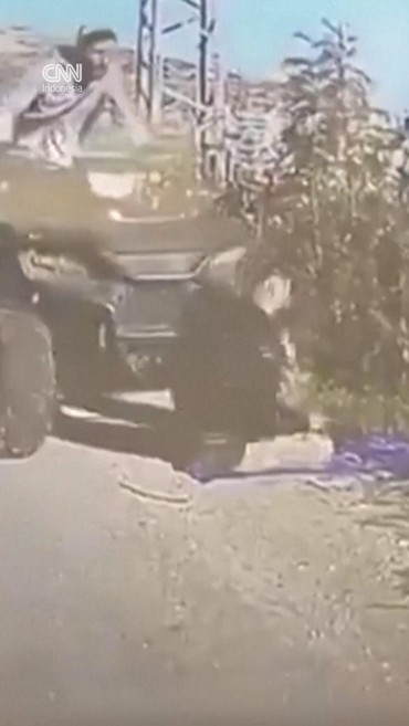 Militer Israel Tabrak Warga Palestina yang Sedang Salat