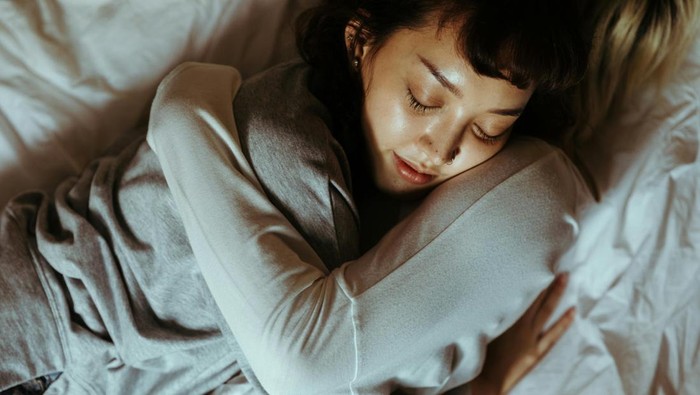 Orang jenius punya kebiasaan tidur yang unik. Waktu tidur mereka berbeda dari kebanyakan orang.